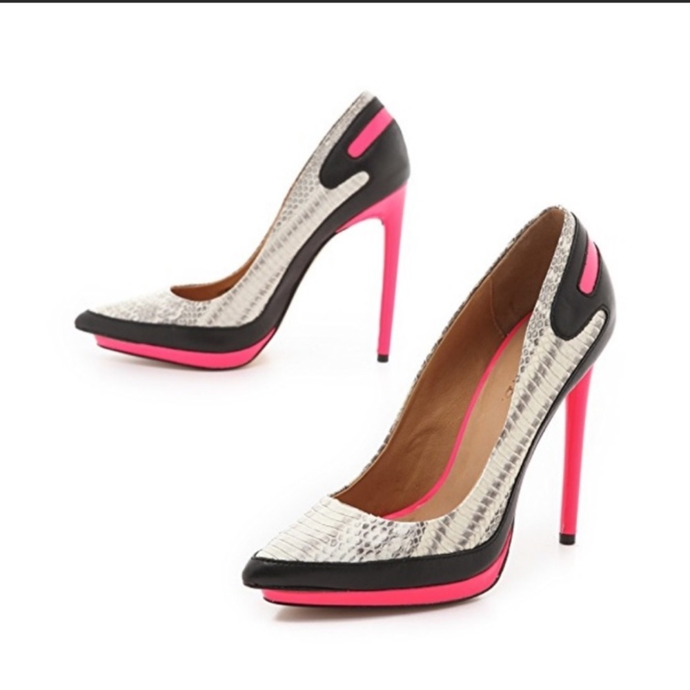 Like new L.A.M.B. Sporty heels size 8